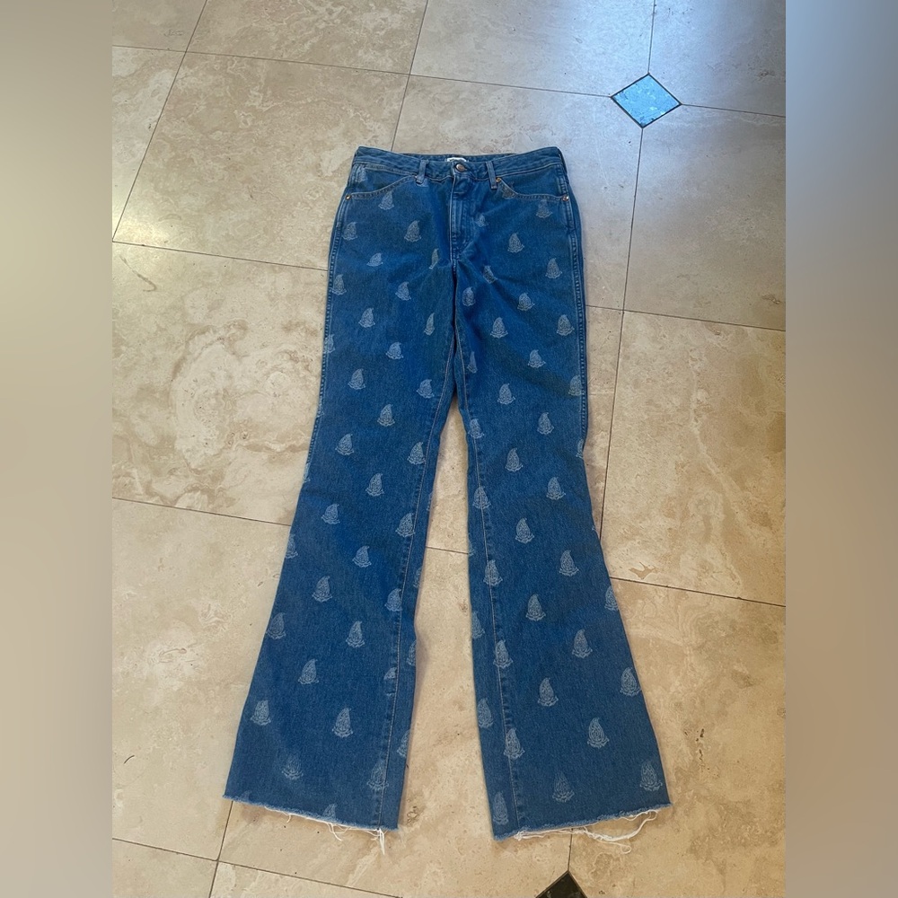 Wrangler Blue Boot Cut Jeans with Gray Pattern